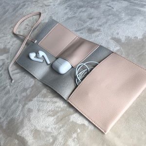 Tech pouch